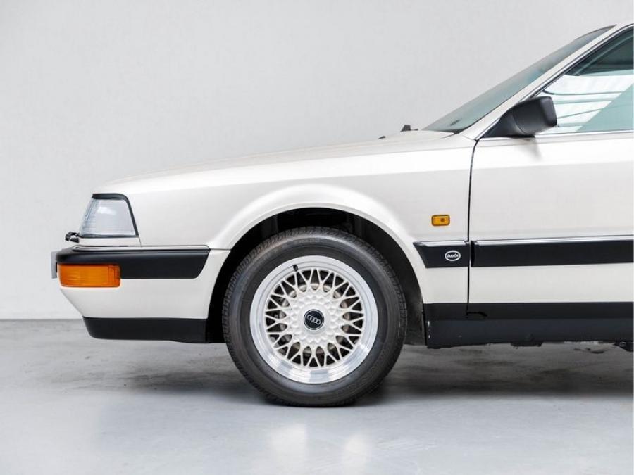 Детали экстерьера Audi V8 1990 года  (EU) (фото 12 из 84)